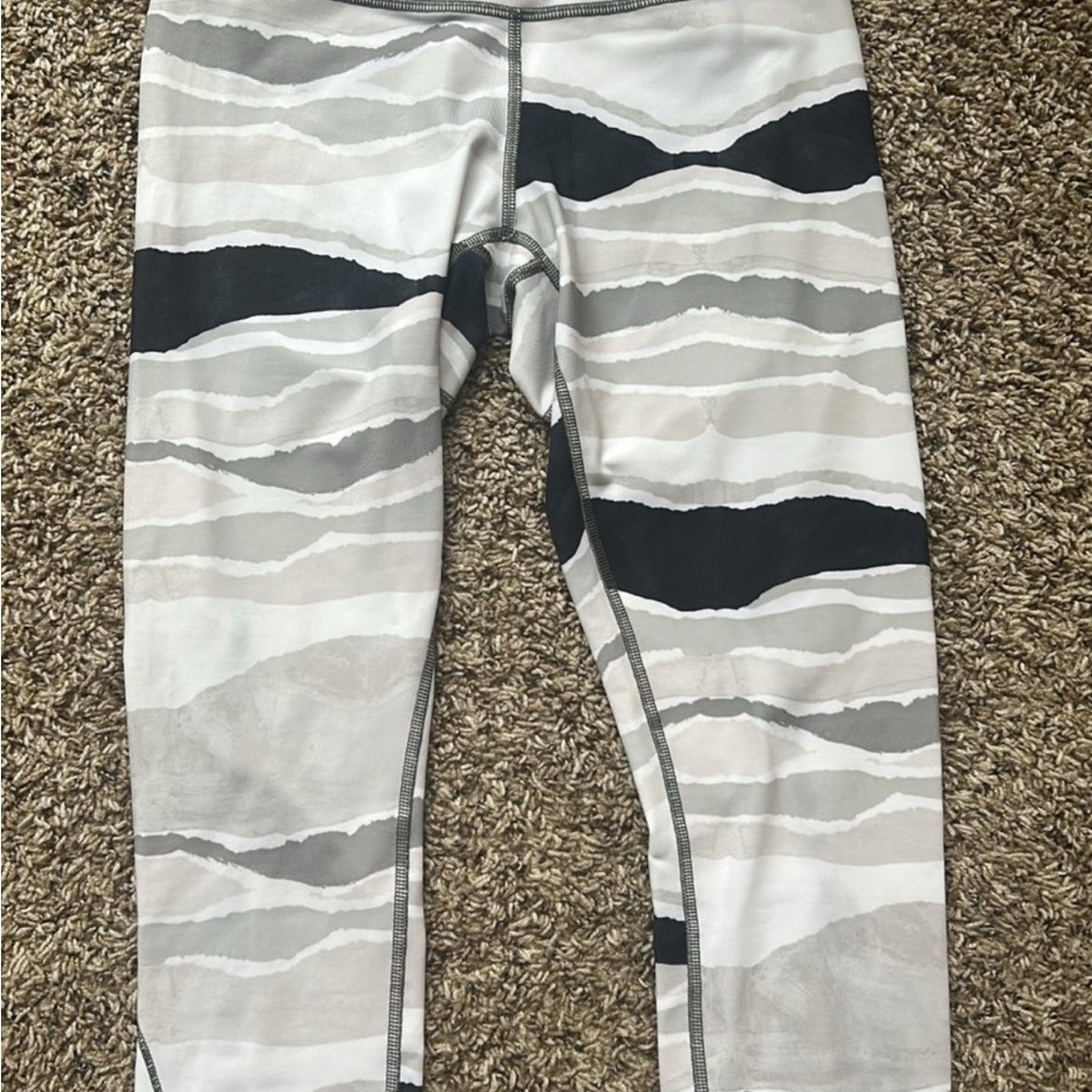 Lululemon leggings 23”